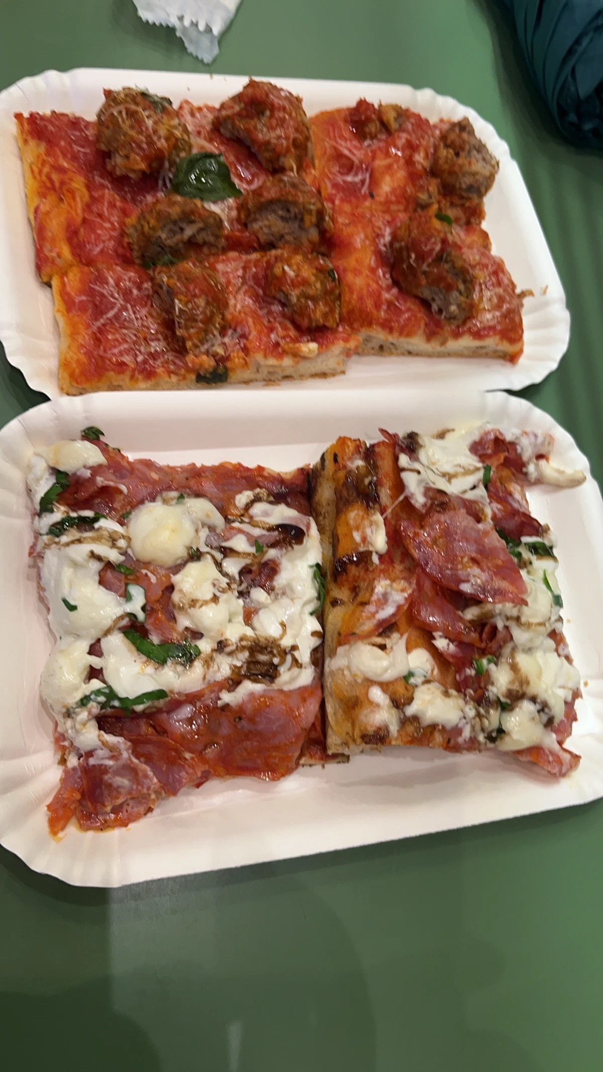Authentic thin-crust pizza, simple and perfect 🍕 拍摄于 %!s(<nil>). 技术参数: %!s(<nil>), <nil>, f/<nil>, <nil>s, ISO <nil>